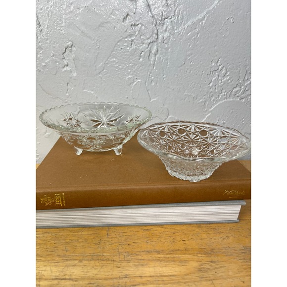 Vintage Clear Pressed Glass Starburst Pattern 3-Footed round Candy Dish 7” - Picture 1 of 7